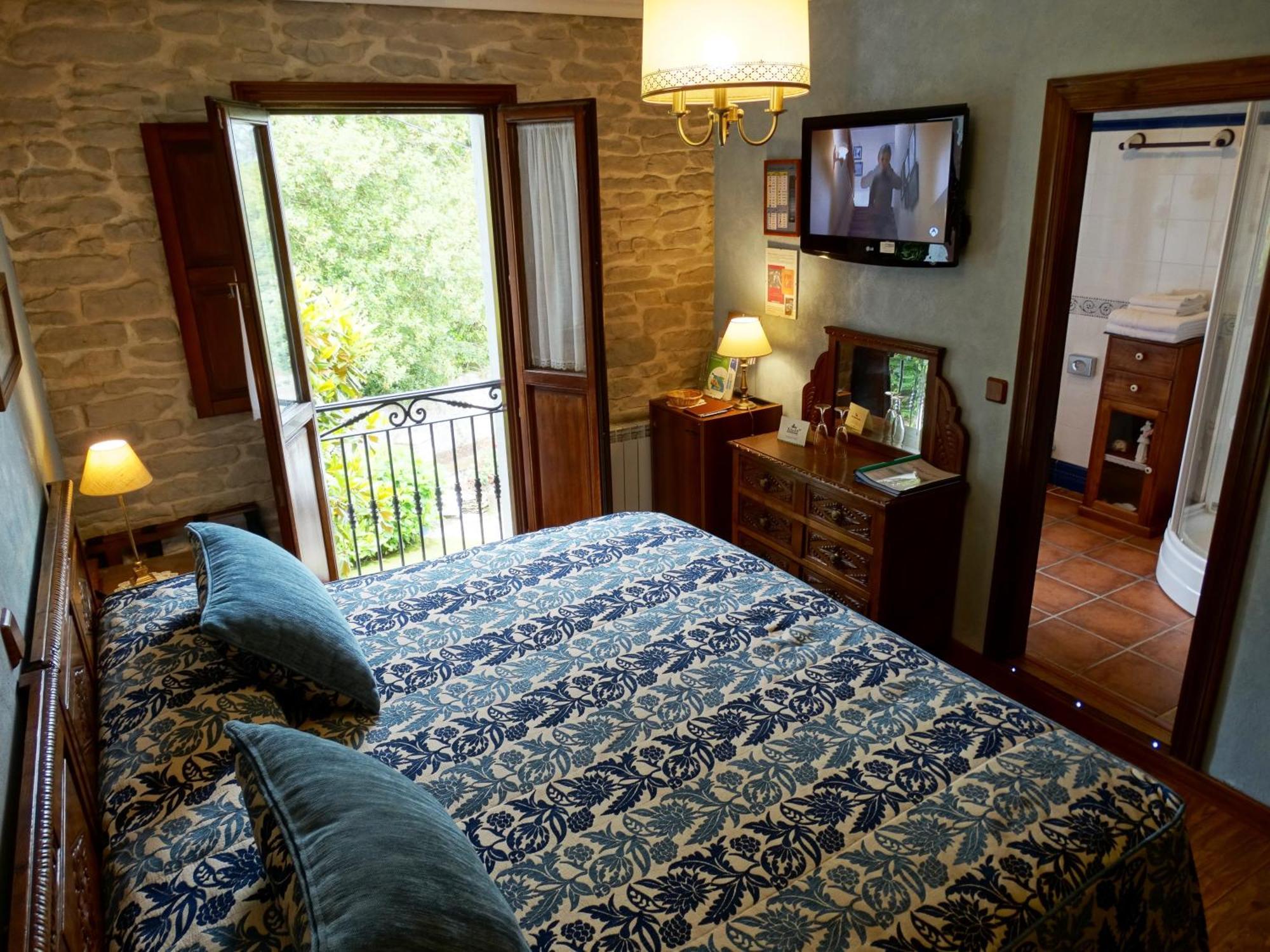 El Corral Del Acebo Guest House Nueva De Llanes Room photo